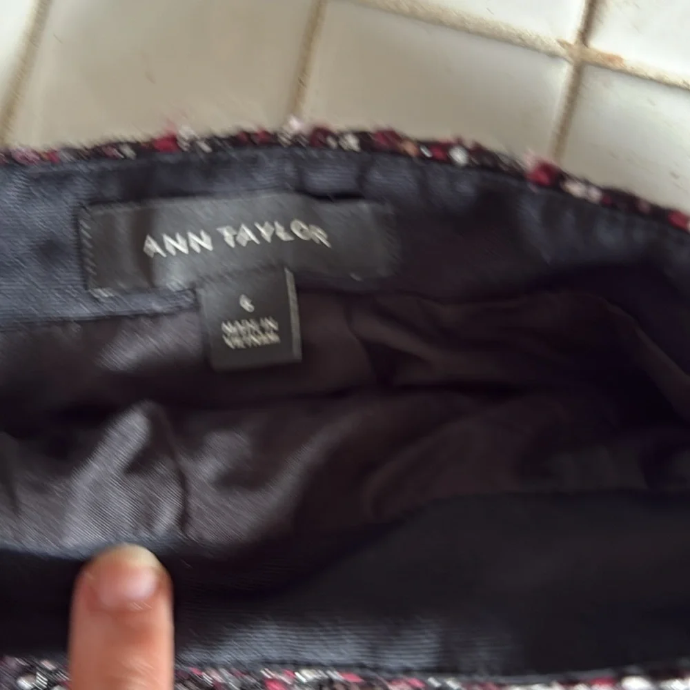 Ann Taylor Metallic tweedy Pencil Skirt- worn a bunch- still has‎ life left!